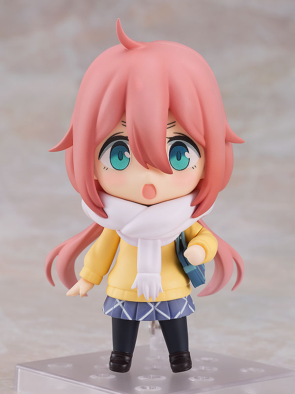 Max Factory Nendoroid: Laid Back Camp - Nadeshiko Kagamihara Con Uniforme Escolar