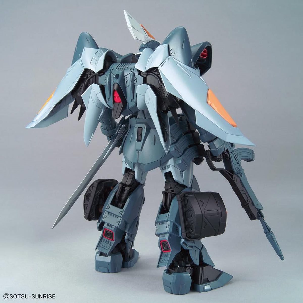 Bandai Hobby Gunpla Master Grade Model Kit: Mobile Suit Gundam SEED - ZGMF 1017 GINN  Escala 1/100 Kit De Plastico