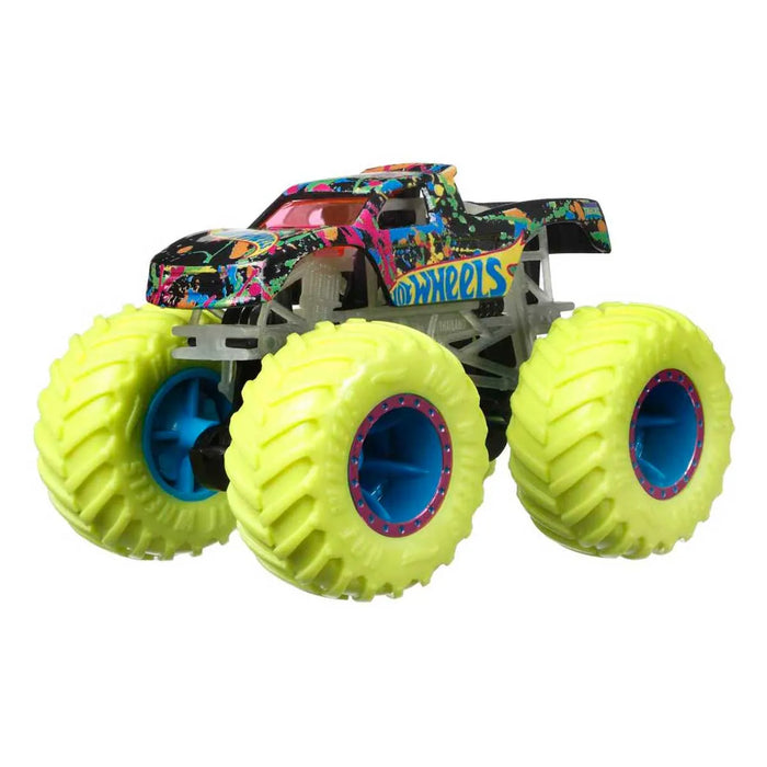 Hot Wheels Monster Trucks: Glow Surtido Escala 1/64