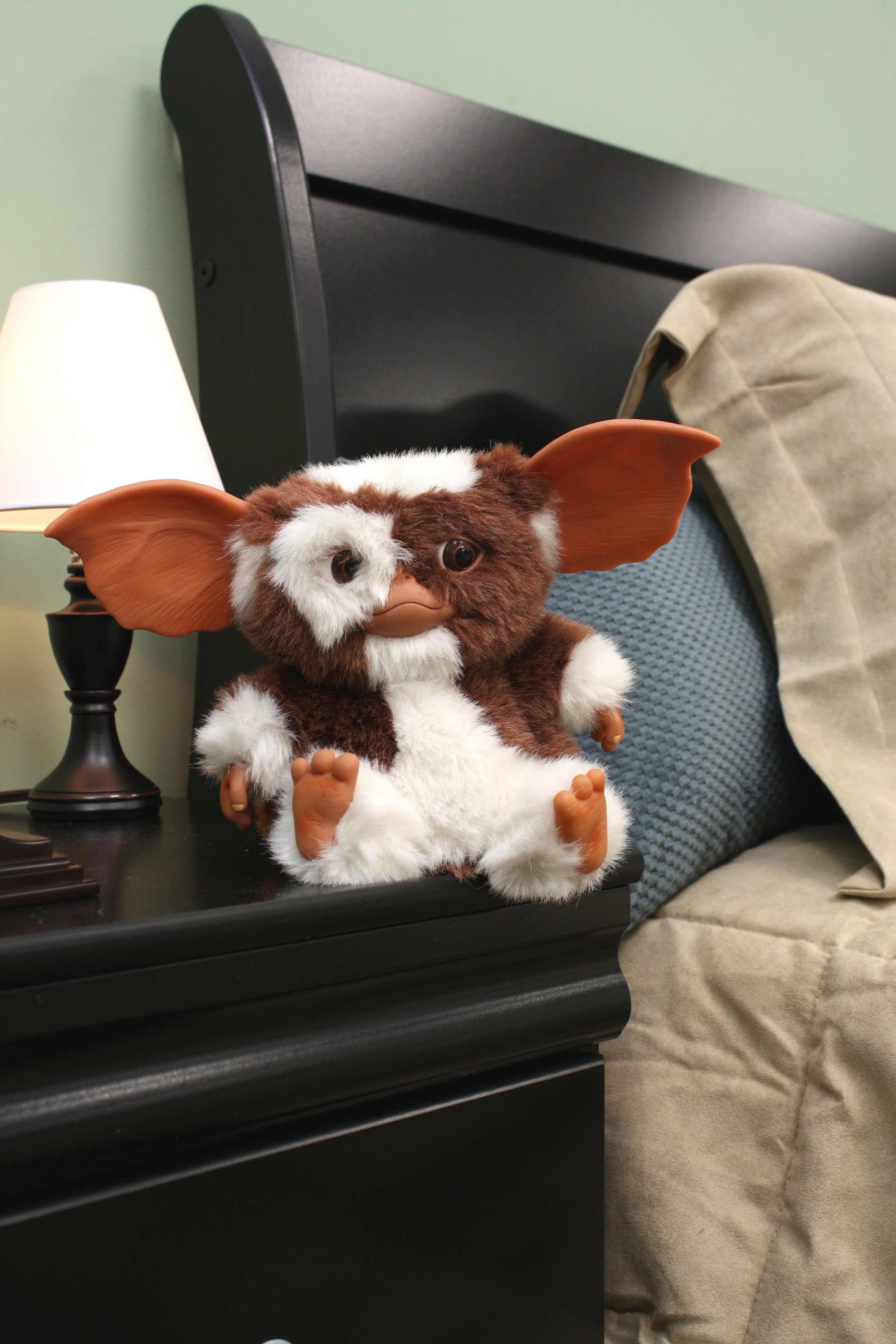 NECA Plush: Gremlins - Gizmo Bailando 8 Pulgadas Peluche