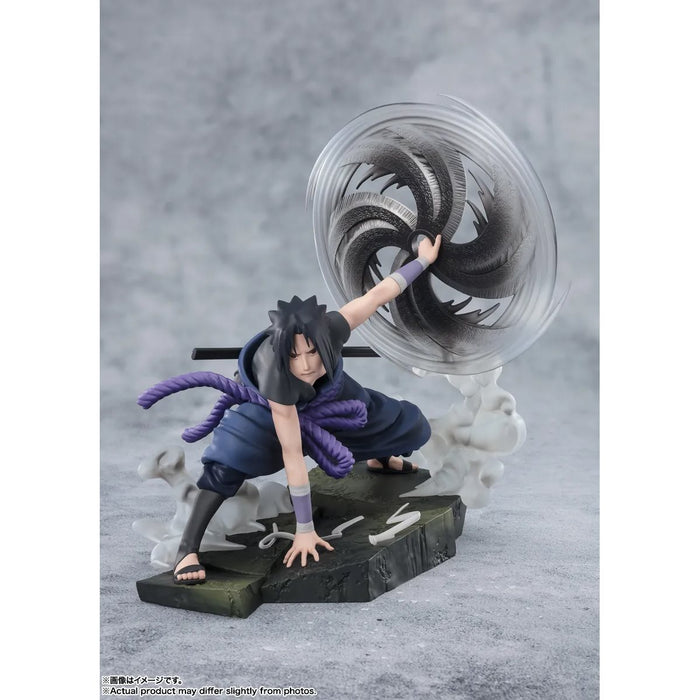 Bandai Tamashii Nations Figuarts ZERO: Naruto Shippuden - Sasuke Uchiha La luz y la oscuridad del Mangekyo Sharingan Extra Battle Estatua