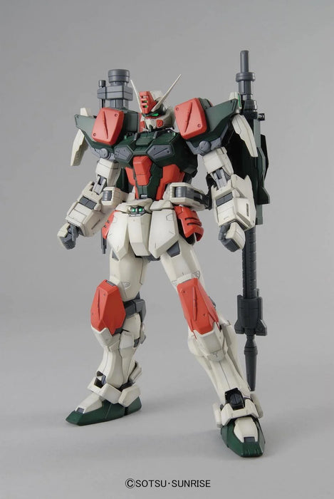 Bandai Hobby Gunpla Master Grade Model Kit: Mobile Suit Gundam Seed - Buster Gundam Escala 1/100 Kit de Plastico