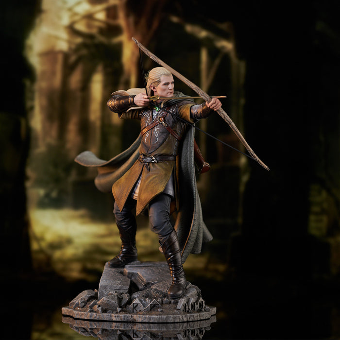 Diamond Select Toys Statue Gallery Diorama: The Lord Of The Rings - Legolas Deluxe 10 Pulgadas