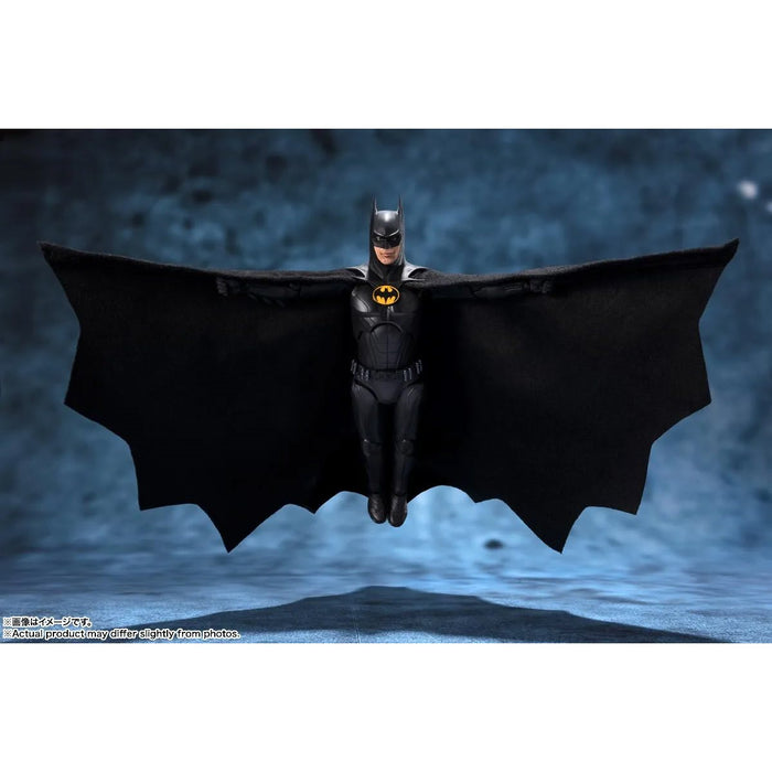 Bandai Tamashii Nations SH Figuarts: DC The Flash - Batman Figura De Accion