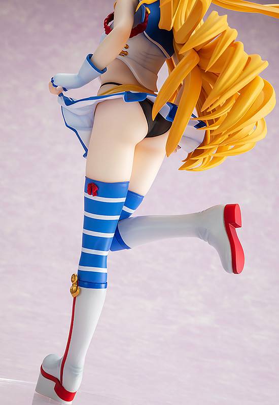 Chara Ani Scale Figure: To Love Ru Darkness - Golden Darkness Breezy Seaside Escala 1/7