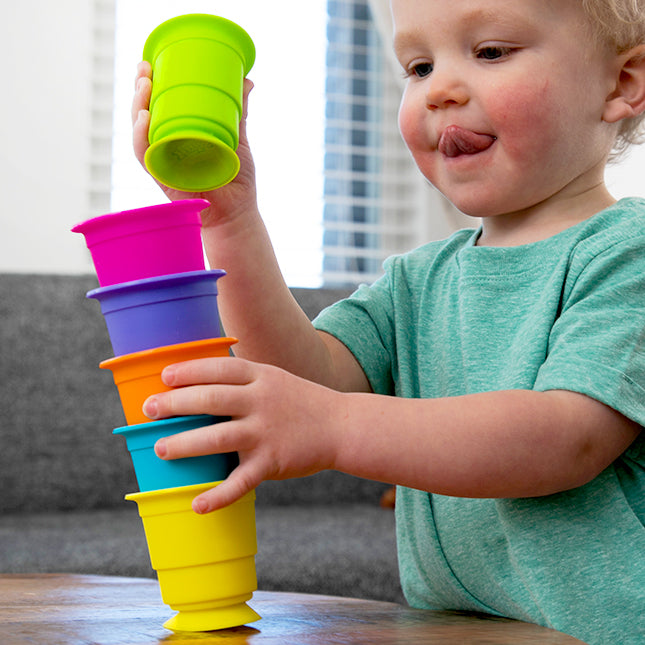 Fat Brain Toy: Juguetes Para bebe - Tazas con Succion