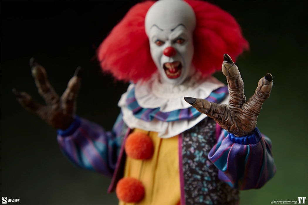 Sideshow Collectibles: It 1990 - Pennywise Escala 1/6