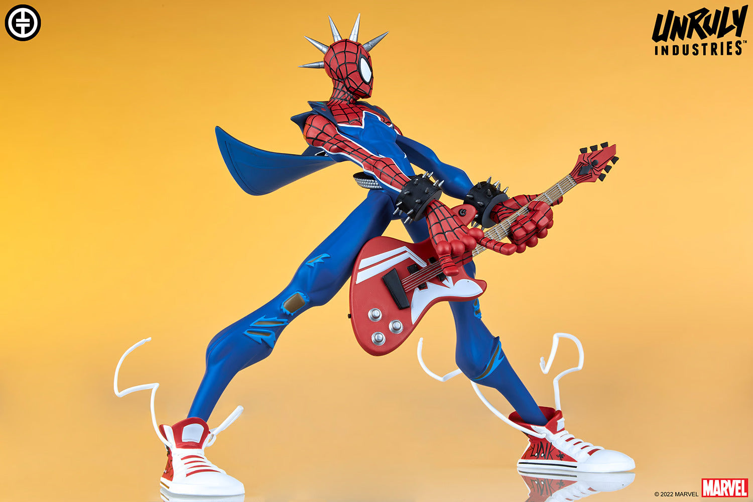 Unruly Industries Designer Collectible : Marvel Spiderman - Spider Punk Estatua