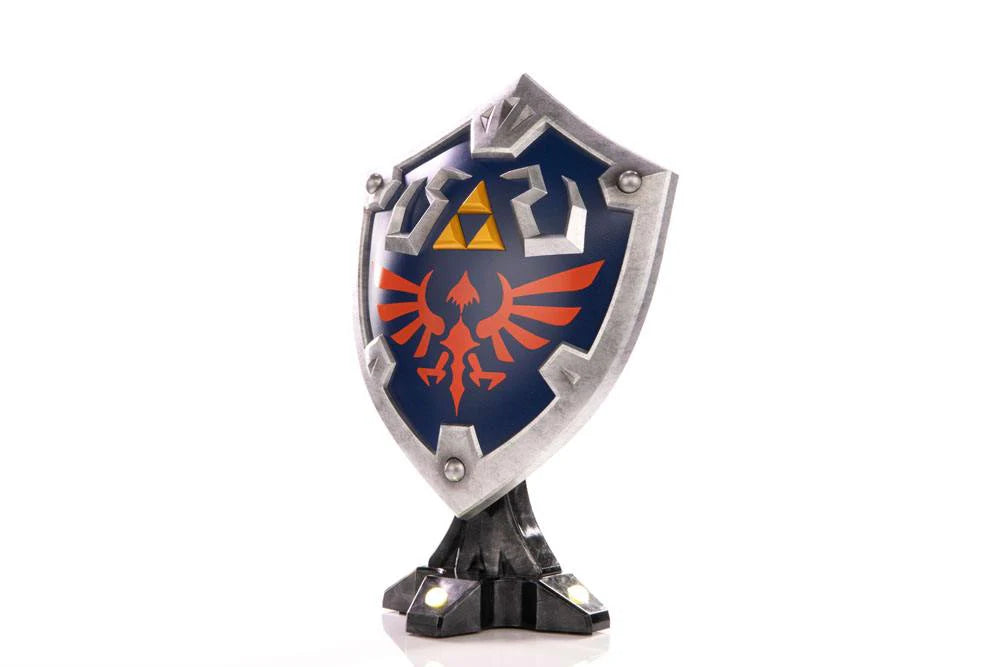 First 4 Figures The Legend of Zelda: Breath of the Wild - Hylian Shield Edicion Deluxe 12 Pulgadas