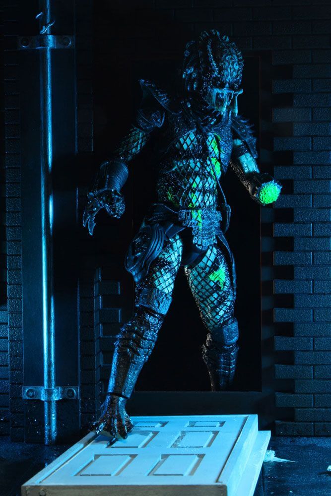 NECA Figura de Accion Ultimate: Depredador 2 - Cazador de la Ciudad Herido 7 Pulgadas