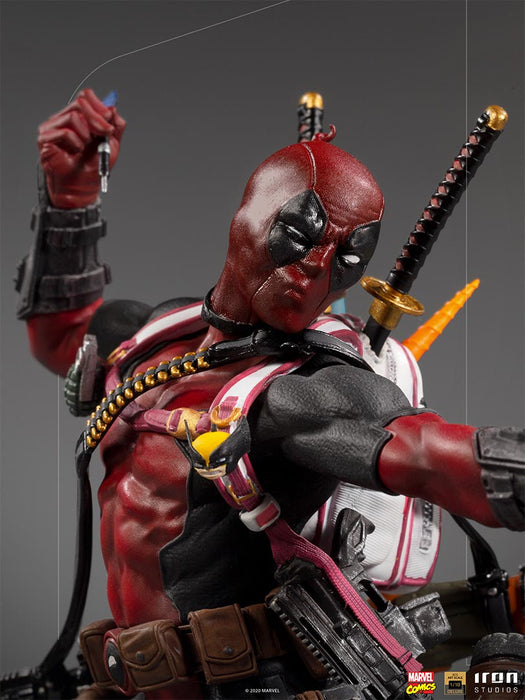 IRON Studios: Marvel X Men - Deadpool Deluxe BDS Escala de Arte 1/10