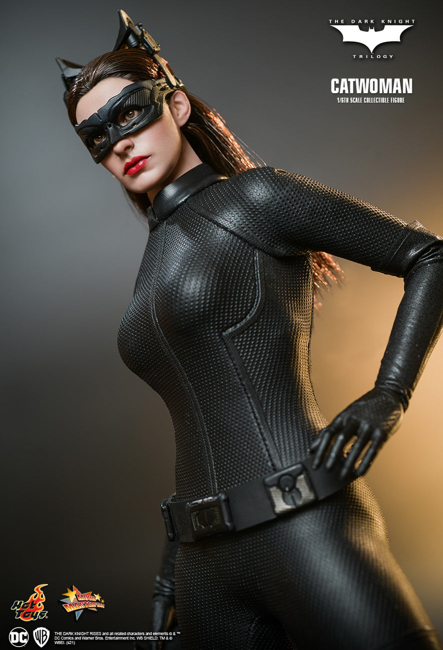 Hot Toys Movie Masterpiece Series: DC The Dark Knight Trilogy - Catwoman Escala 1/6