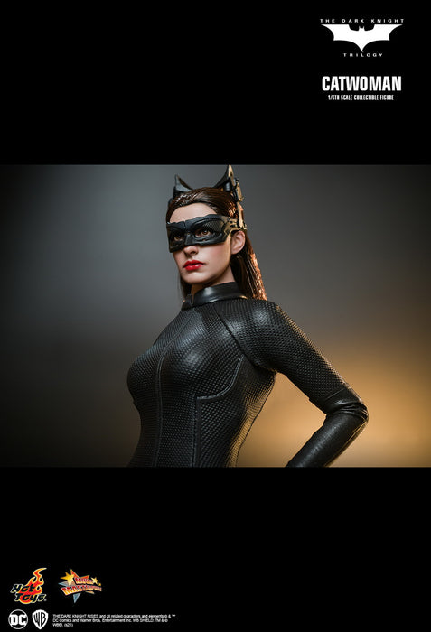 Hot Toys Movie Masterpiece Series: DC The Dark Knight Trilogy - Catwoman Escala 1/6