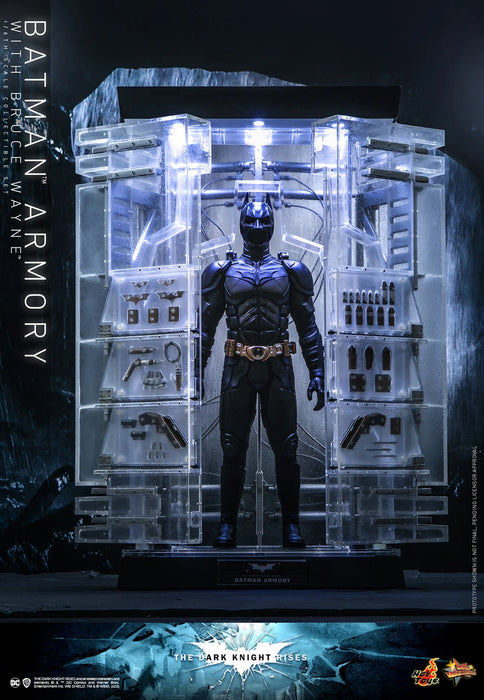 Hot Toys Movie Masterpiece Series: DC Batman The Dark Knight Rises - Set Bruce Wayne Con Armeria De Batman Escala 1/6