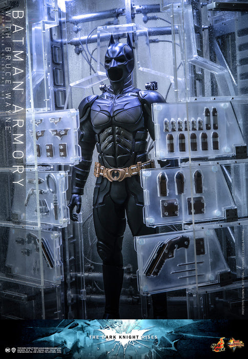 Hot Toys Movie Masterpiece Series: DC Batman The Dark Knight Rises - Set Bruce Wayne Con Armeria De Batman Escala 1/6