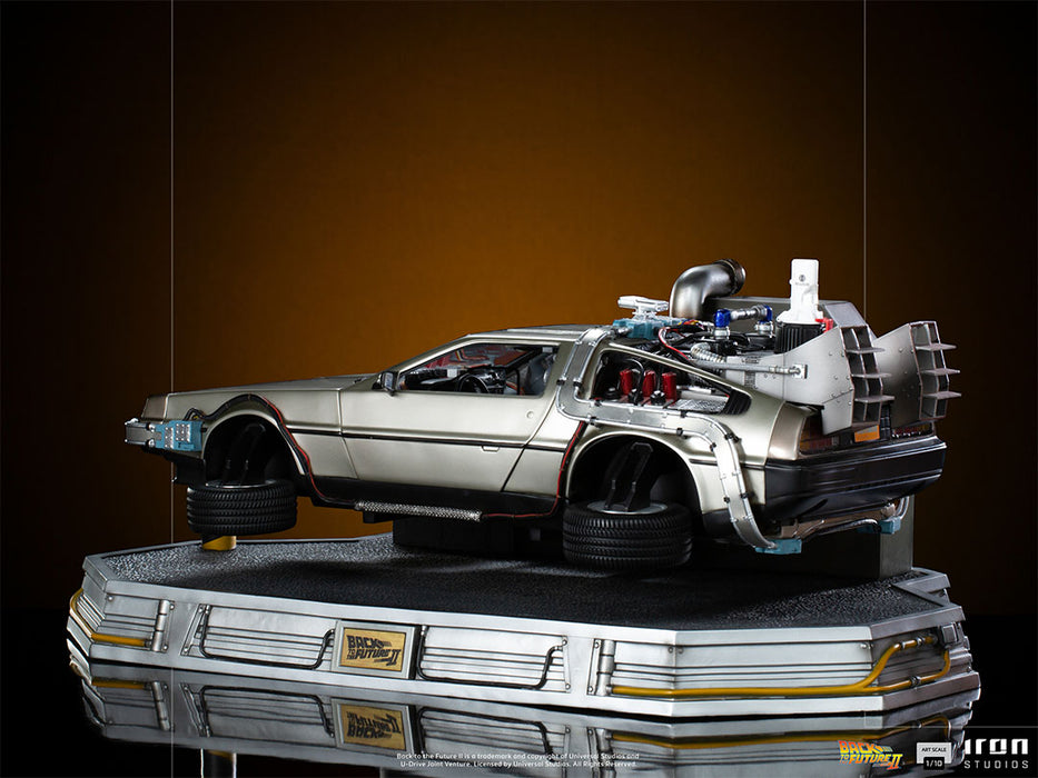 IRON Studios: Volver al Futuro Parte II - DeLorean Escala de Arte 1/10