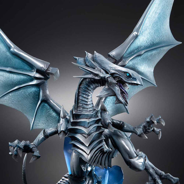 Megahouse Figures Art Works Monsters: Yu Gi Oh - Dragon Blanco De Ojos Azules Edicion Holografica